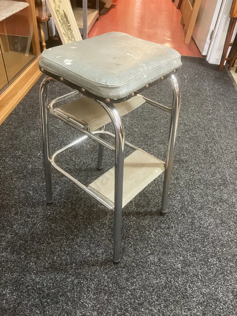 Retro Chrome Step Stool With Grey Seat Image 1++