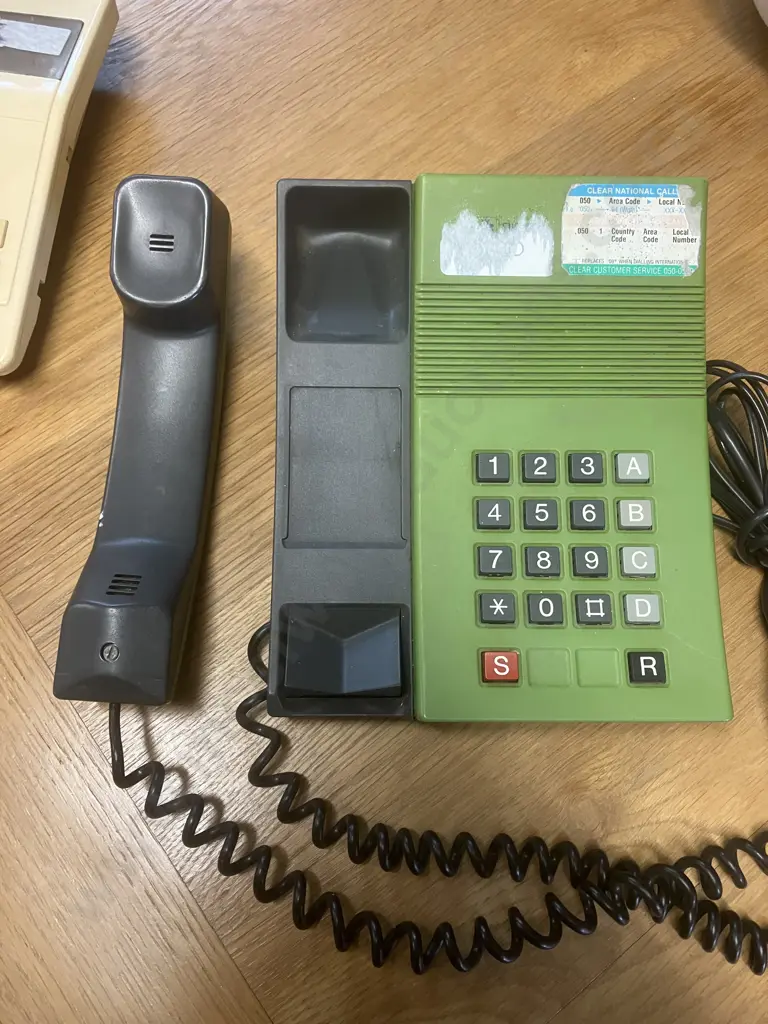 Green Standard Electric Kirk “Digitel 2000” (DK8700) Telephone Designed by Jacob Jensen for Kirk AS of Horsens, Denmark Image 1++