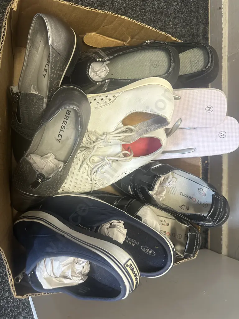 Box Lot Ladies Shoes & Jandals Image 1++