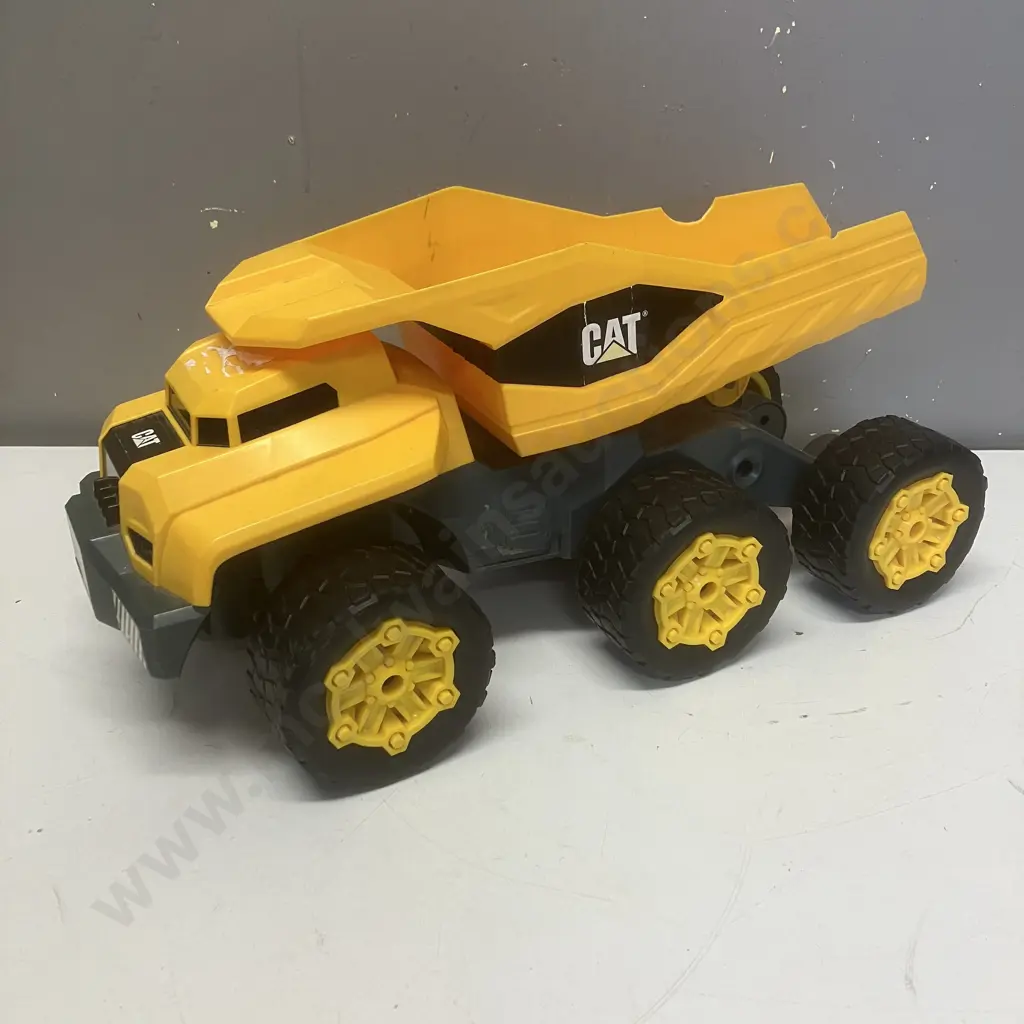 CAT Massive Mover Dump Truck (No Remote Control or Battery Pack). 19.5 x 41cm Image 1++