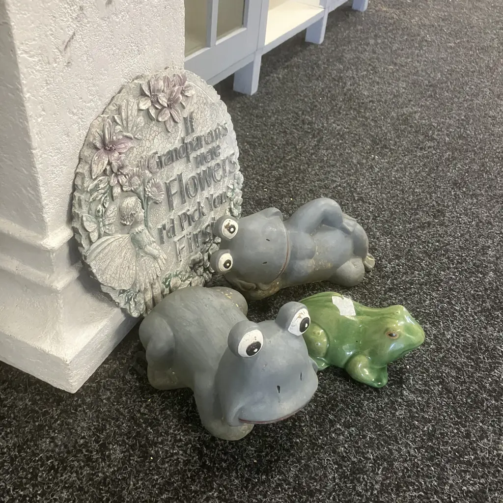 "Grandparents Plaque" & Frogs Image 1++