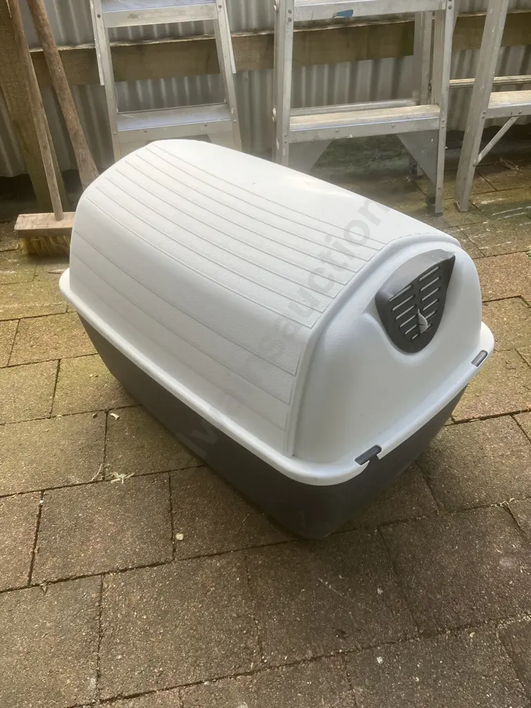 Ferplas Plastic Dog Kennel. H48 W50 D77cm Image 1++