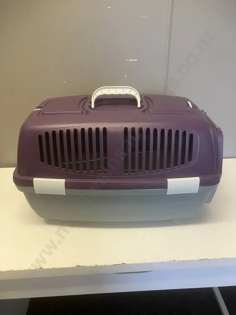 Plastic Pet Carry Cage. H33 W53 D34cm Image 1++