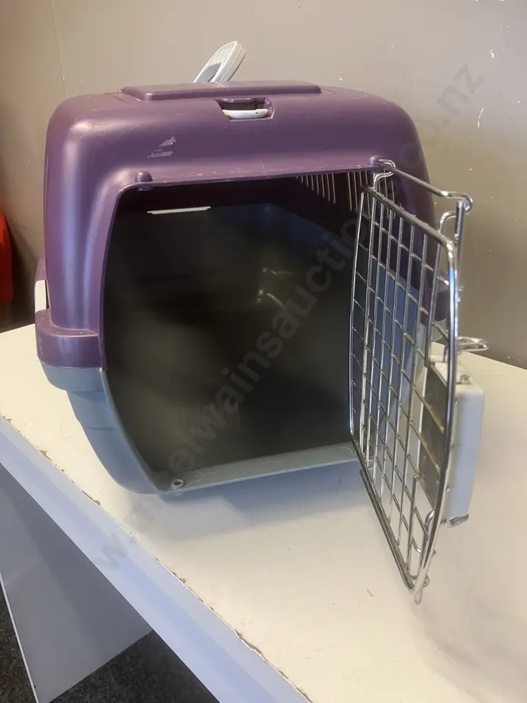 Plastic Pet Carry Cage. H33 W53 D34cm Image 1++