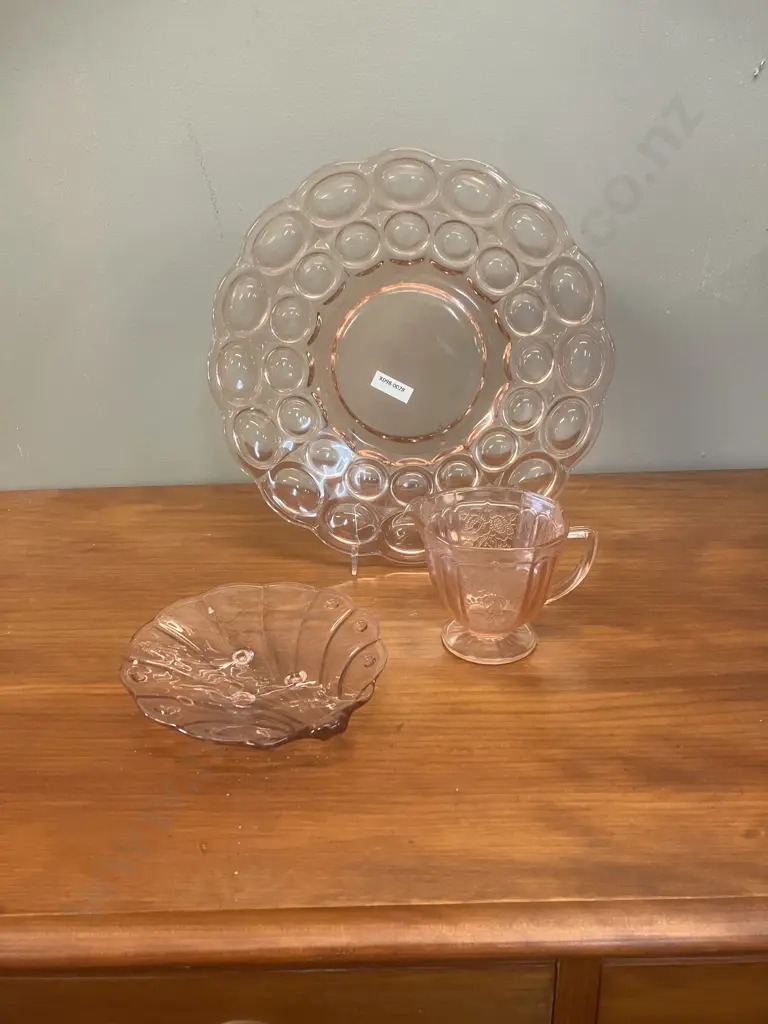 Pink Depression Glass Shell Trinket Dish, 'Mayfair' Footed Creamer, Round Bubble Plate Image 1++
