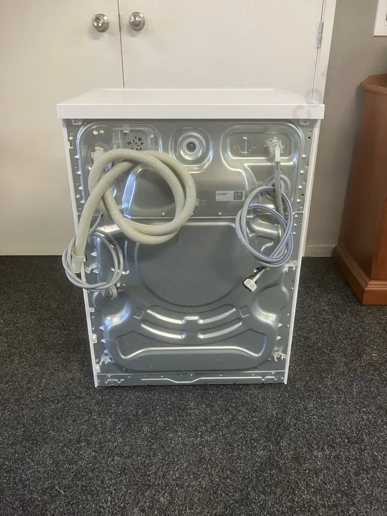 Beko 9kg Autodose Front Load Washing Machine Model BFLB902ADW (Purchased New 22/11/2025) Image 1++