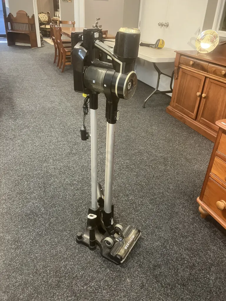 Werthiem Evolution W7301 Portable Stick Vacuum Cleaner With Charging Stand, 2 x Batteries, Vacuum Cleaner Attachments Image 1++