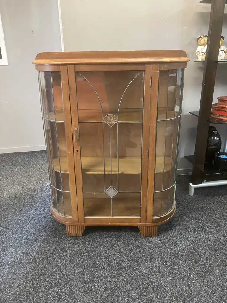 Rimu Leadlight Dome Front China Display Cabinet. 2 Shelves. H112 W90 D30.5cm Image 1++