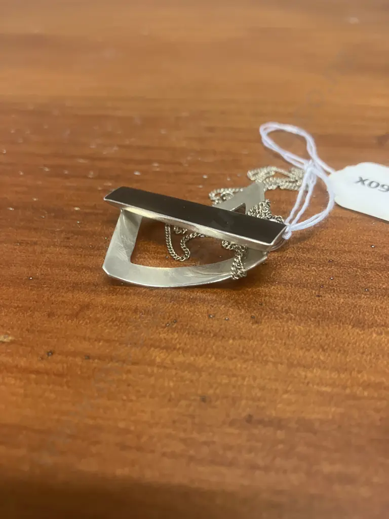 Sterling Silver Pendant & Thin Chain Stamped 925 Image 1++