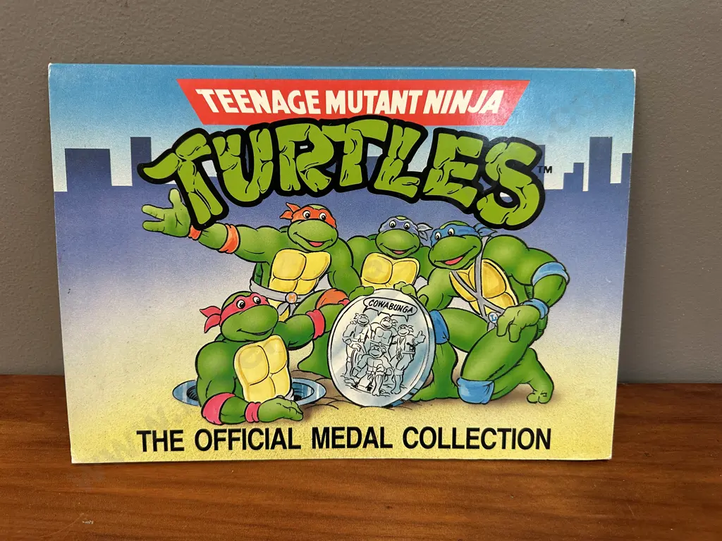 Vintage Official Medal Collection 1990 Teenage Mutant Ninja Turtles Image 1++