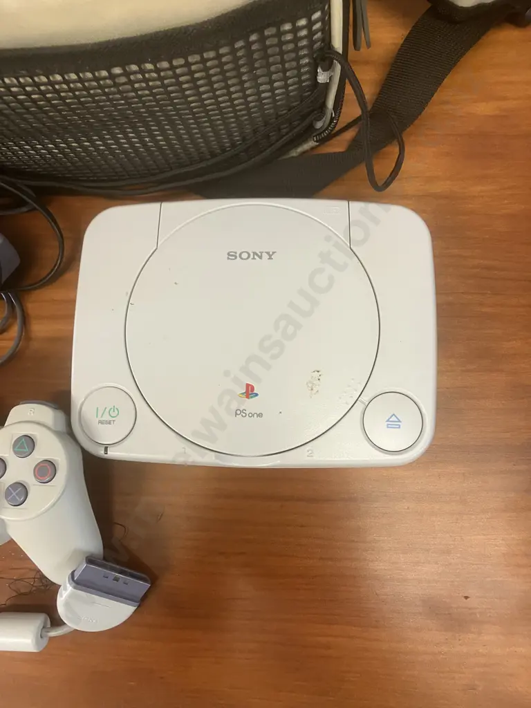 Sony PS One Console Model SCPH-102 With Console Bag, Controller, Power Pack, AV Leads & 2 Game Discs Image 1++