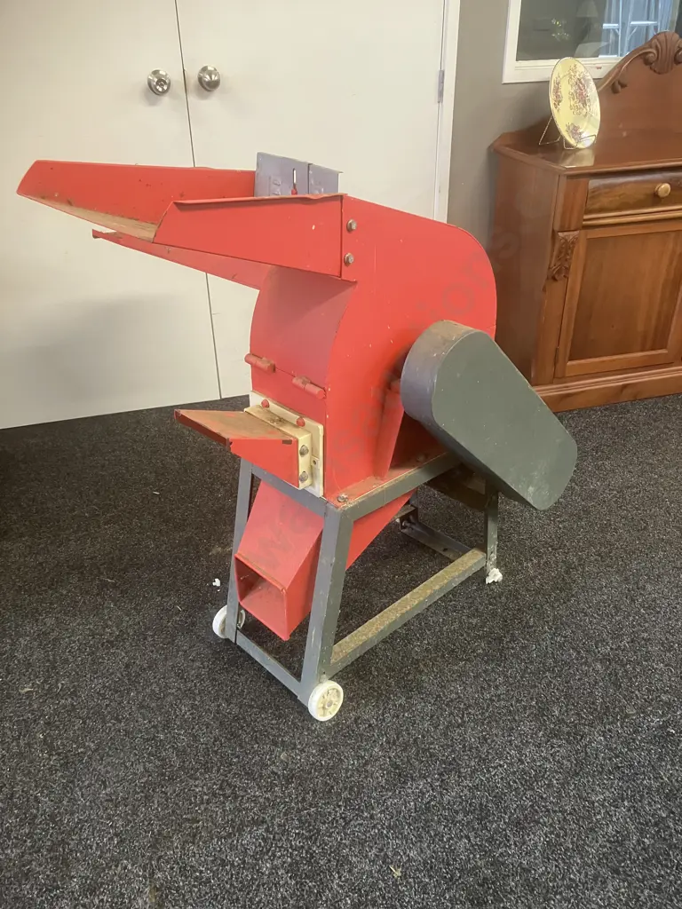 PlatinumPro Model 9FQ40S Chaff Cutter, 3.5HP, 230V Image 1++