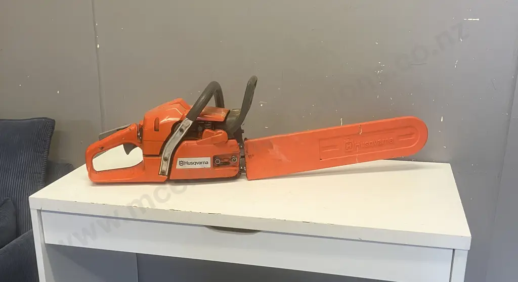 Husqvarna 350 Chainsaw Image 1++