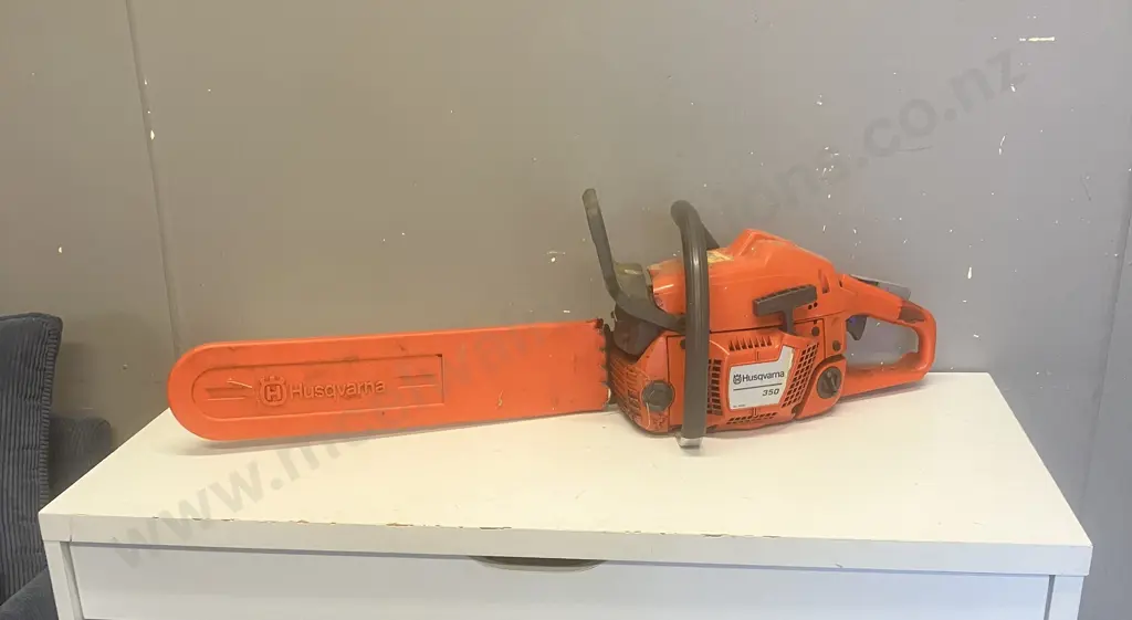 Husqvarna 350 Chainsaw Image 1++