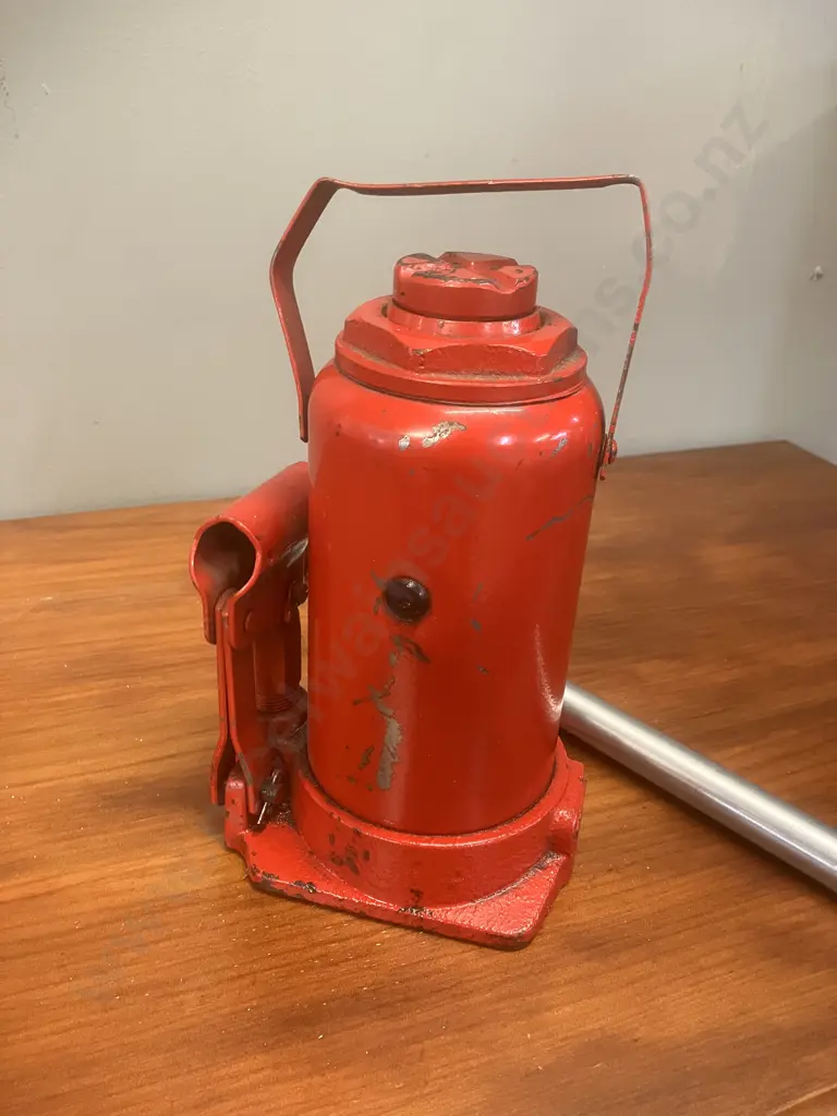 16 Ton Hydraulic Bottle Jack Image 1++