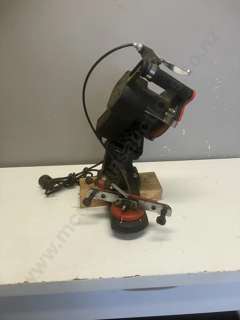 ToolShed Electric Chainsaw Sharpener Model TSCS, 85W 4800rpm Image 1++