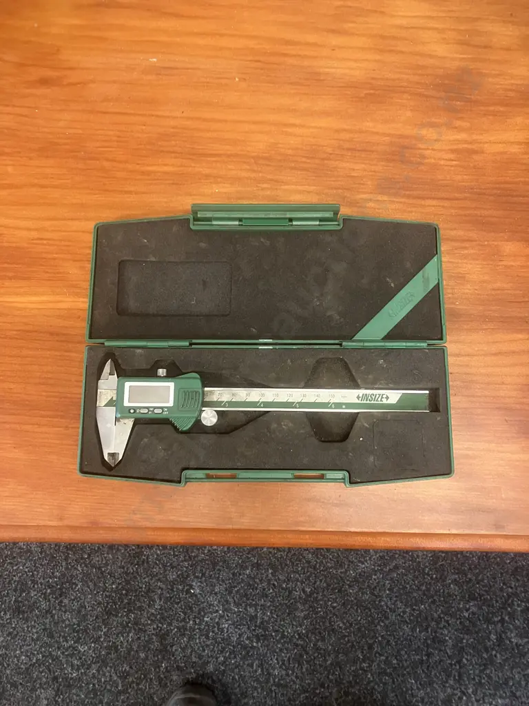 Insize 1112-150 : Digital Caliper, Range 0-150mm/ 0-6" In Case Image 1++