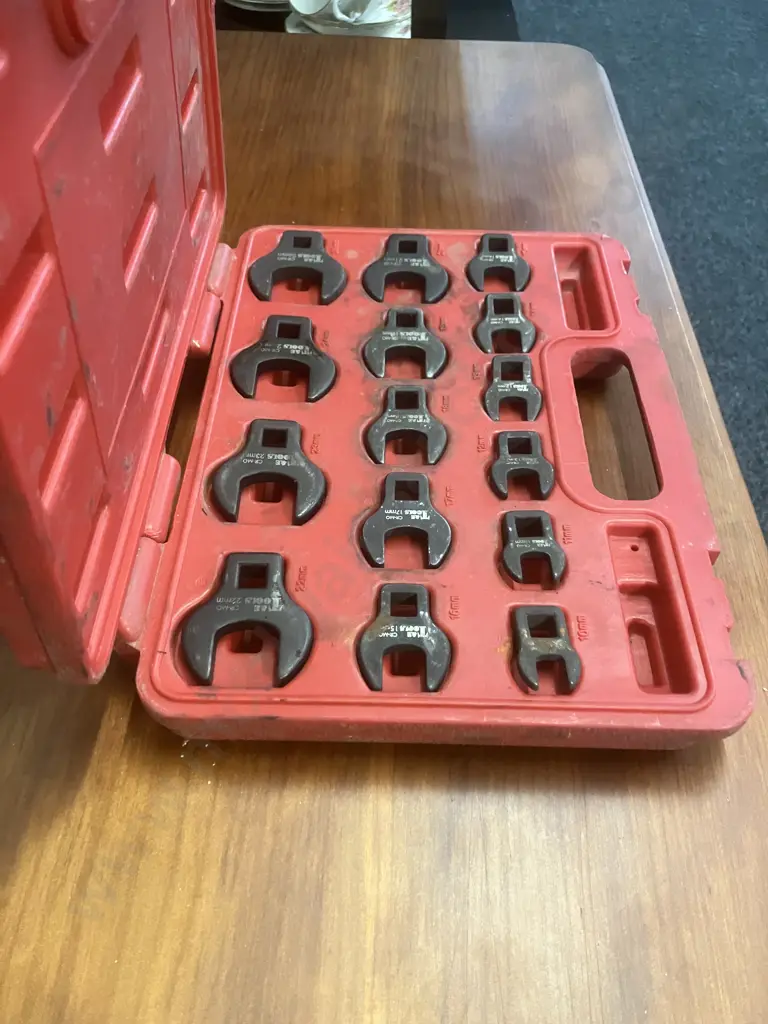 T&E Tools 3/8" Drive Metric Open-End Crowsfoot Wrenches, 10-26mm, 15 Piece Cr-Mo In Blow-Mould Case Image 1++
