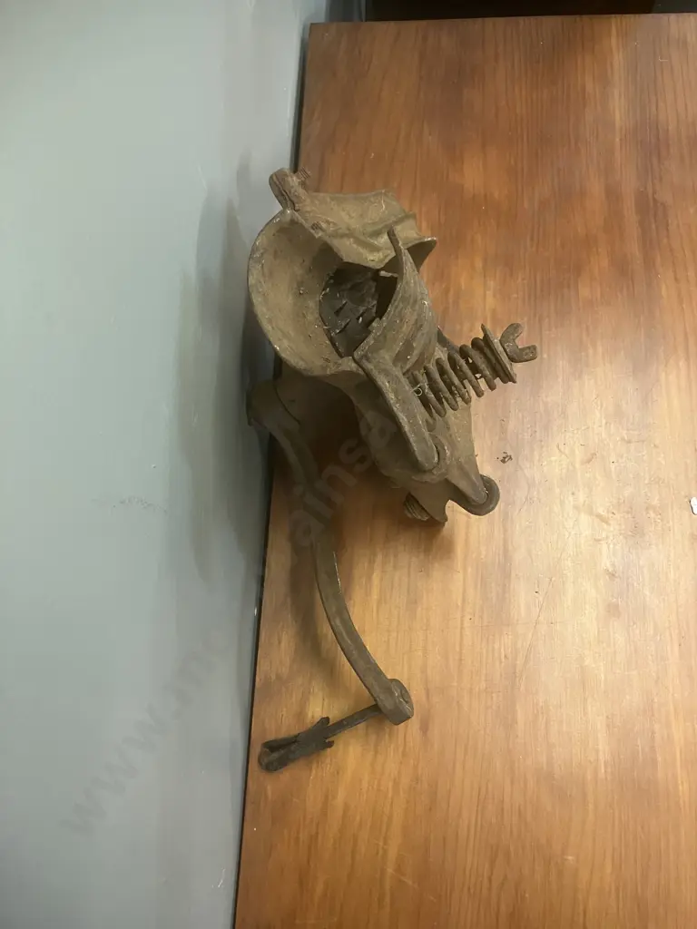 Antique Black Hawk 1903B Cast Iron Corn Sheller - A.H.Pitch Clarksville Tennesee (As Found Condition) Image 1++