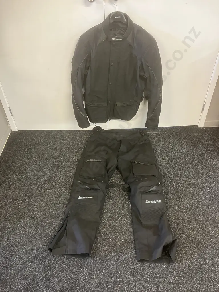 1TONNE Quality Racing Apparel Motorbike Jacket & Pants Size L Image 1++