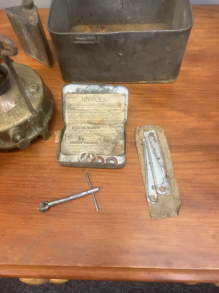 1924 Primus No. 210 Compact Outfit Brass Kerosene Camp Stove With Original Box - Complete Image 1++