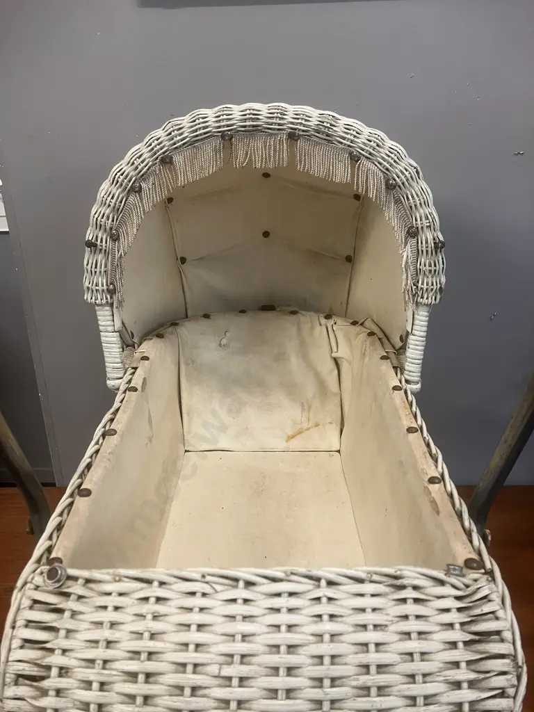 Vintage Cane Dolls Pram - Superior Cane Pram Co Wanganui c1950. H73 W83 D45cm Image 1++