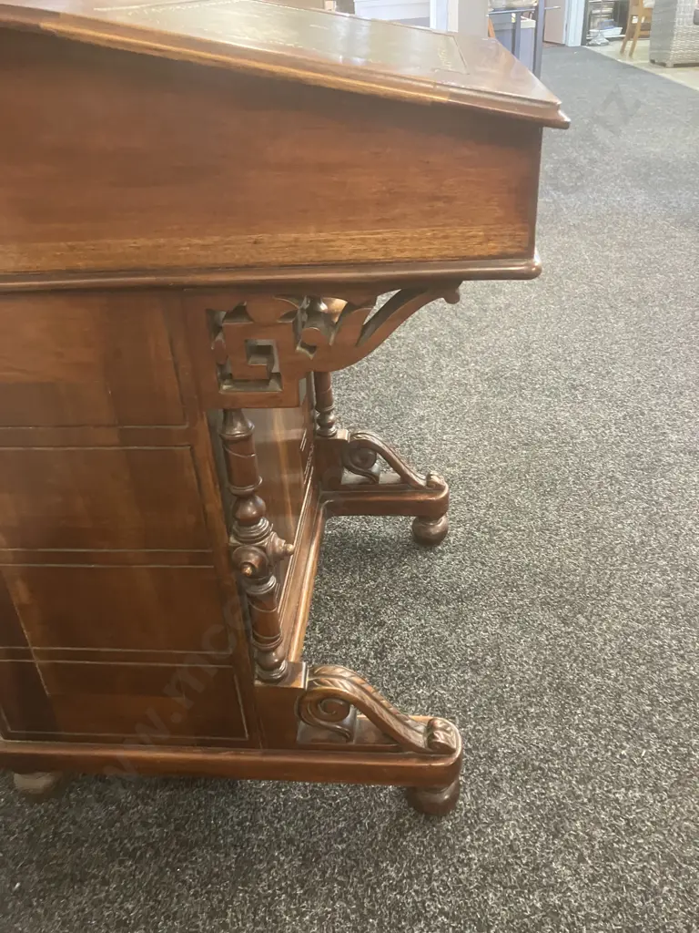 Stunning Carved Oak Victorian Style Davenport Desk With Key, 4 Drawers RHS. H88 W57.5 D56 Image 1++