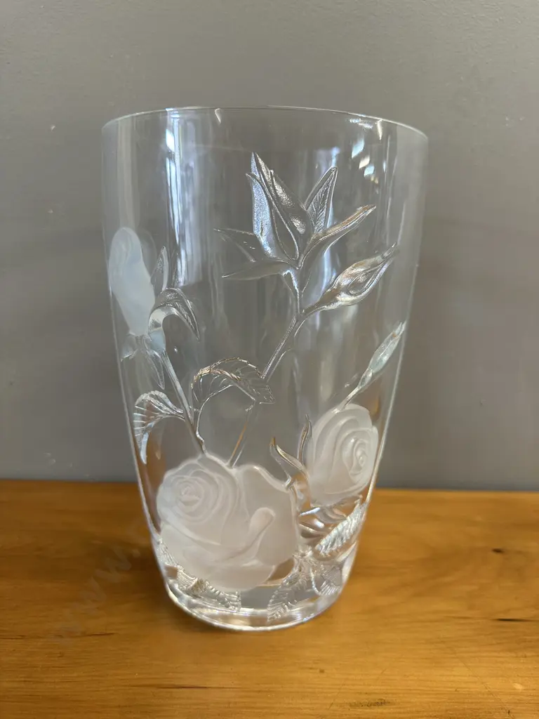 Makasa Clear Oval Vase With Frosted Rose Embossed Design H25cm. Image 1++