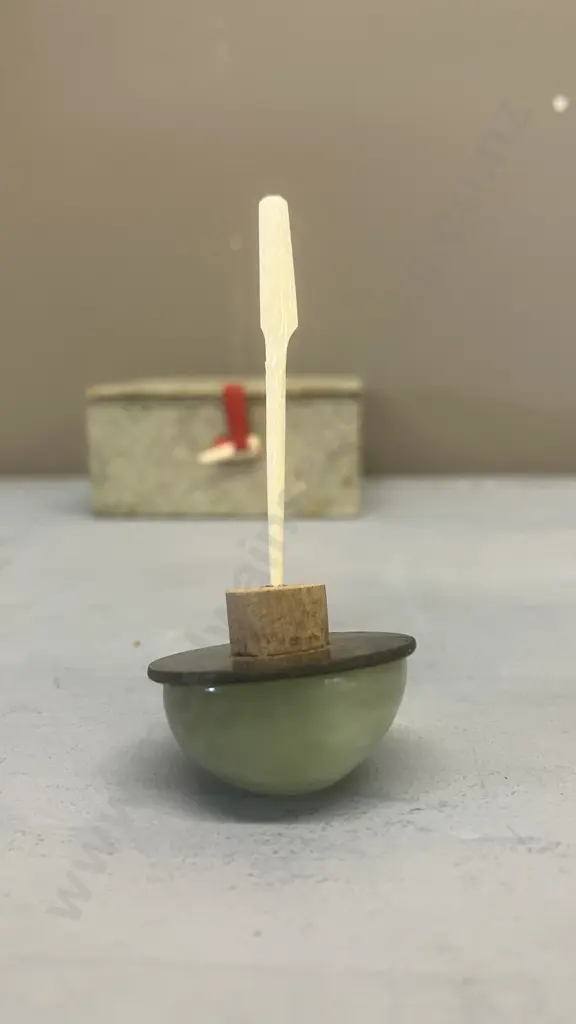 Vintage Large Chinese Reverse Painted Glass Snuff Bottle (8 x 8cm) with Spoon Attached Stopper & Box Image 1++