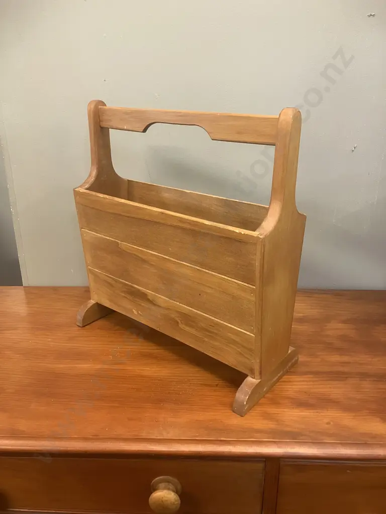 'Country Heritage' Badged Wooden Magazine Rack. H44 W42 D18cm Image 1++