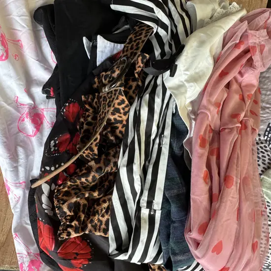 Ladies Near New Dresses Assorted Sizes Ranging From 16-20