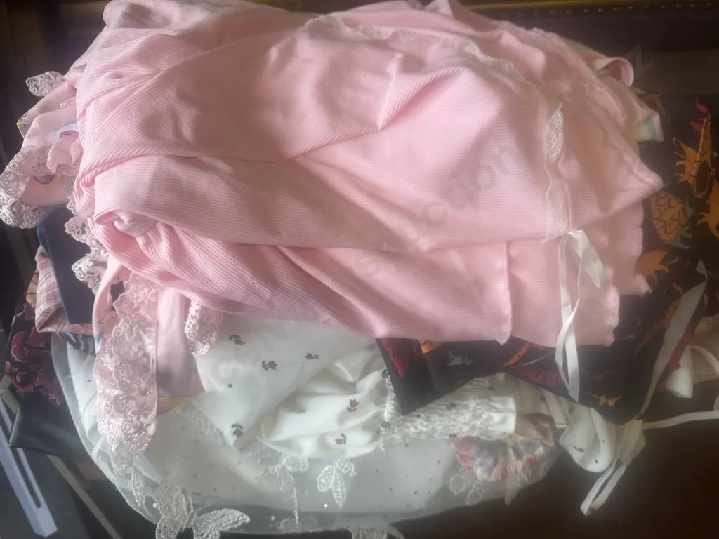 Ladies Near New Dresses Assorted Sizes Ranging From 16-20 Image 1++