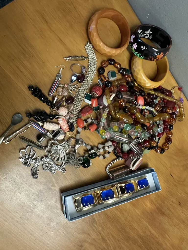 Selection Of Costume Jewellery Including Necklaces, Bangles Etc Image 1++