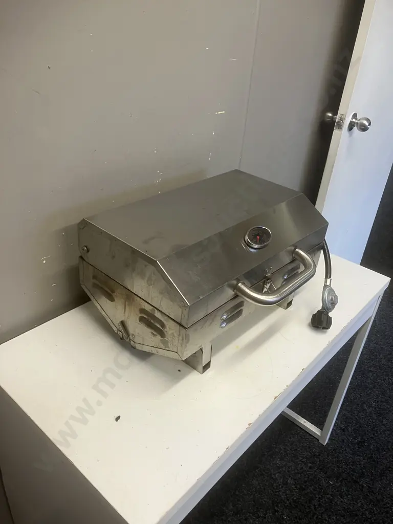 Jumbuck Portable BBQ - JB152-002 Image 1++