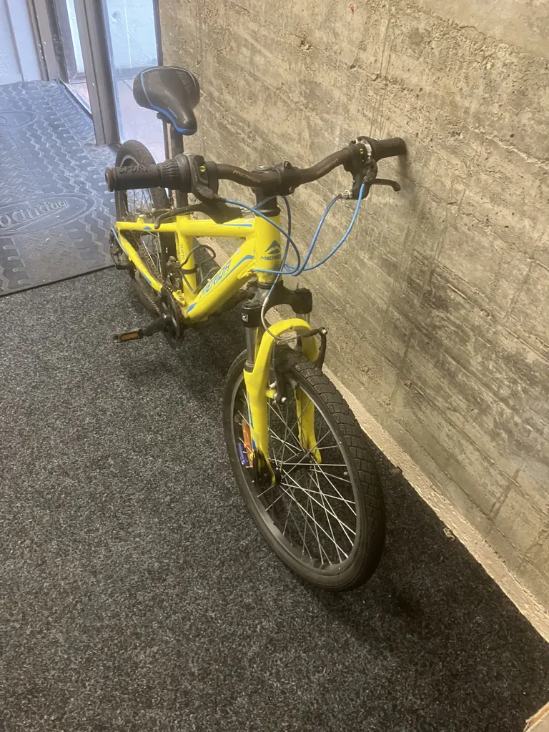 Merida Matts J20 Kids Mountain Bike Yellow Image 1++