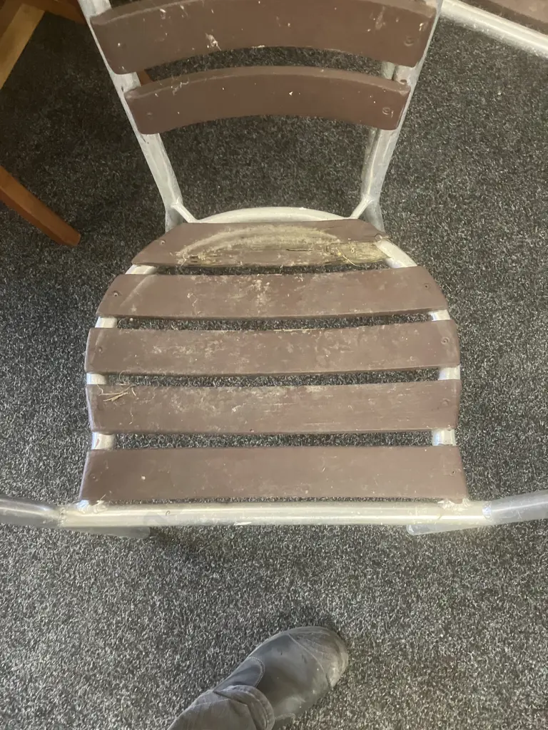 Set of 4 Aluminum Tub Chairs With Wood Slats Image 1++