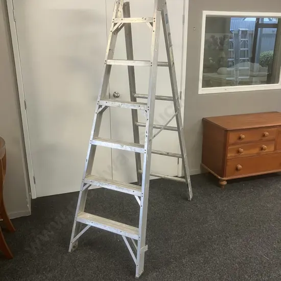 Alco Trademaster Aluminum Combination Step / Extension Ladder. 2.1m -