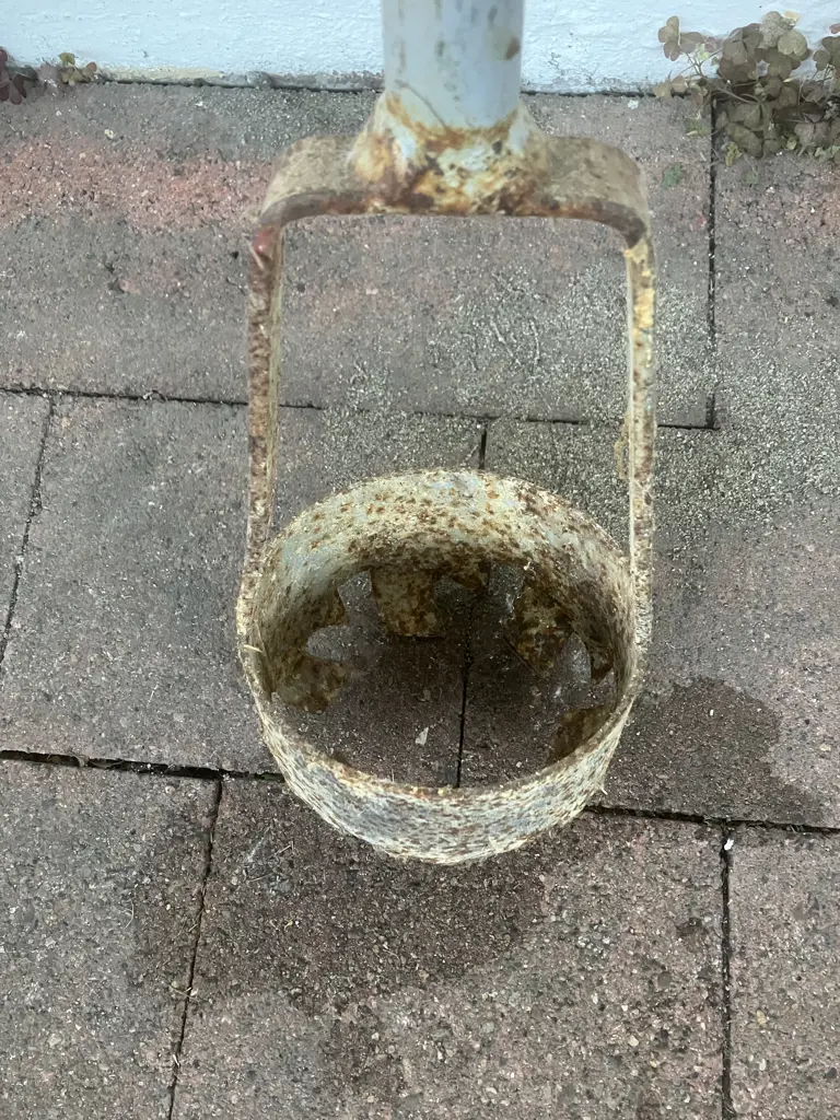 Hand Post Hole Auger. 107 x 14cm Image 1++