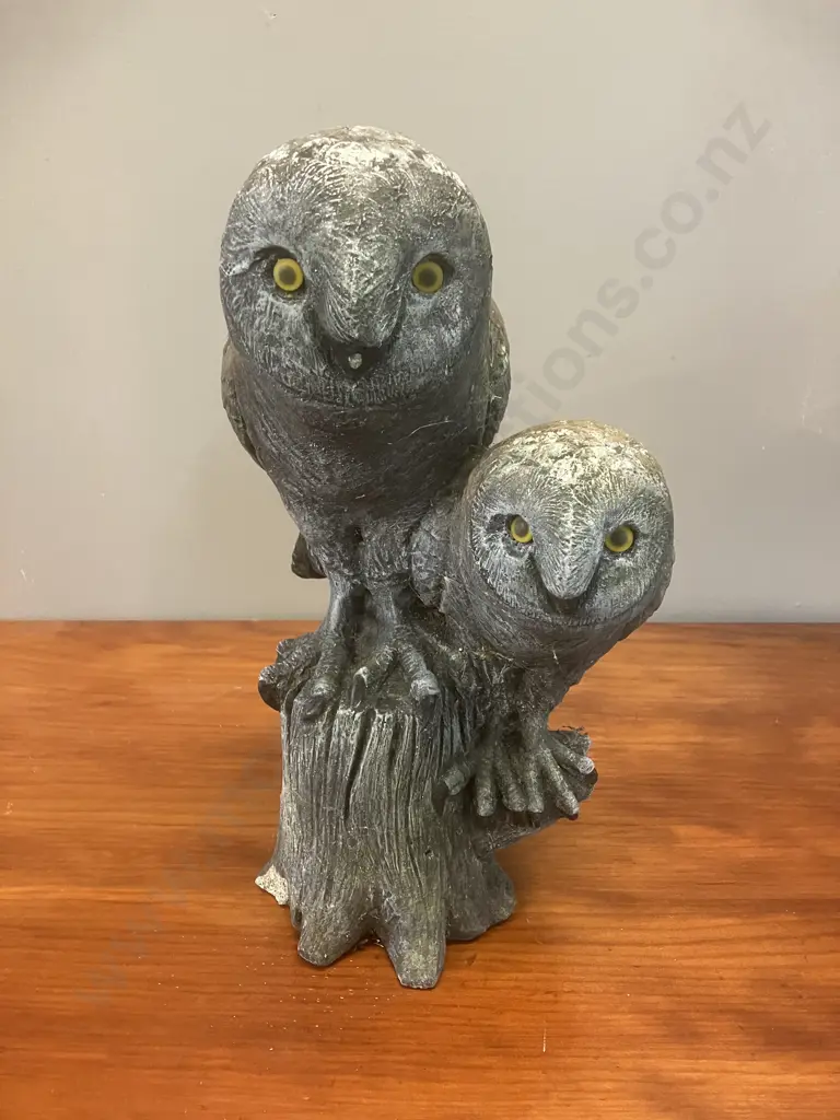 Concrete Owls Garden Statue. H36.5cm (As Found) Image 1++