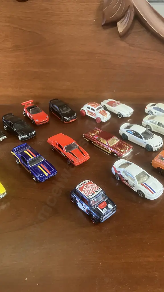 Matchbox Model Cars x 22 Image 1++