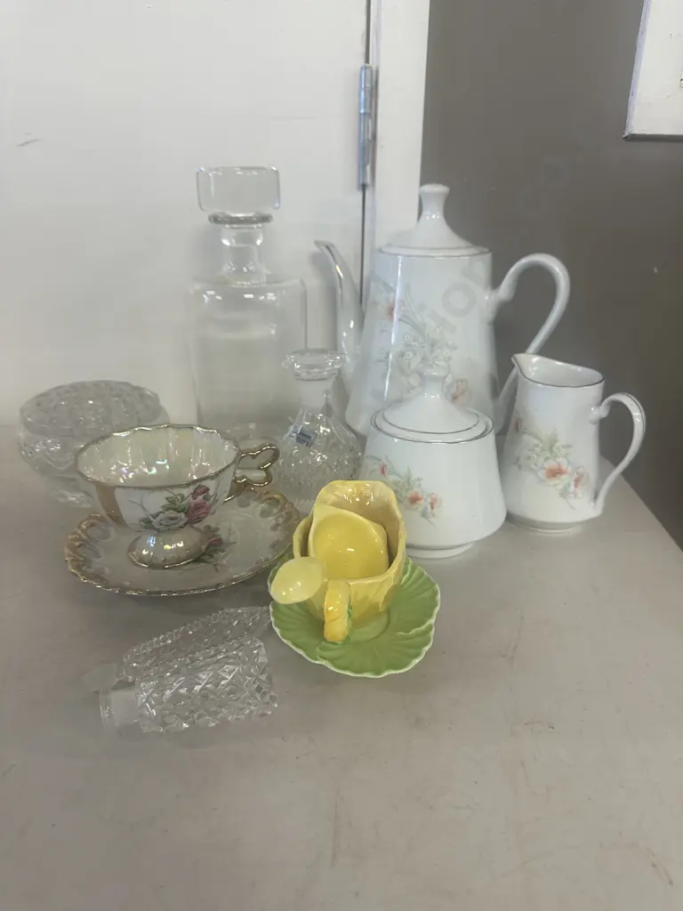 Selection Of China & Crystal Items Including Decanter, Stoppers Etc Image 1++