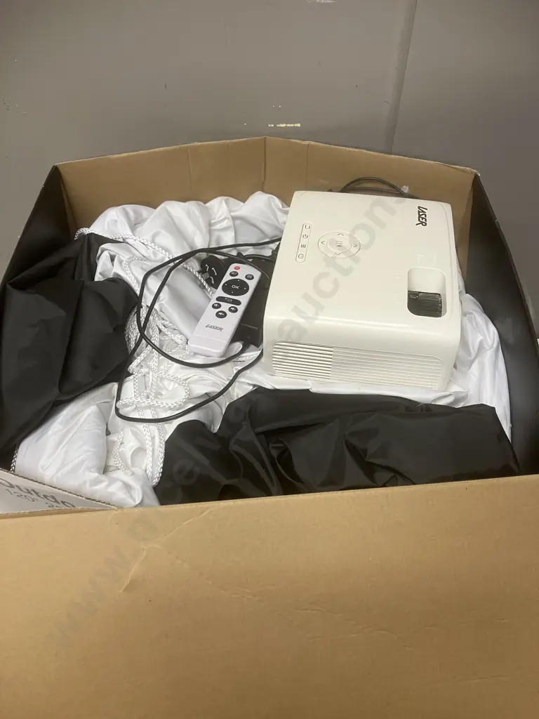 Laser Outdoor Cinema Bundle 120" 220 Series Includes Inflatable 120" Screen Image 1++