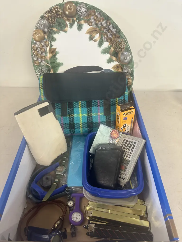 Bankers Collectable Pens, Picnic Mat, Bottle Cooler Ertc Image 1++