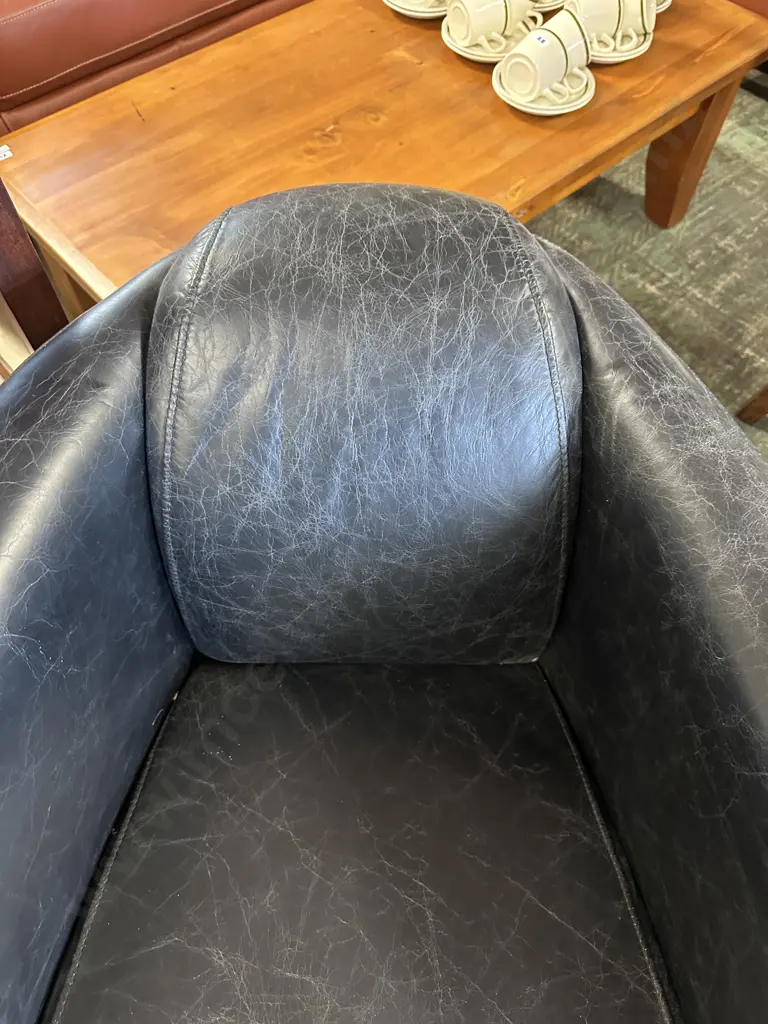 Modernist Black Leather Chair 'Artsome' Imported By Rembrant Image 1++