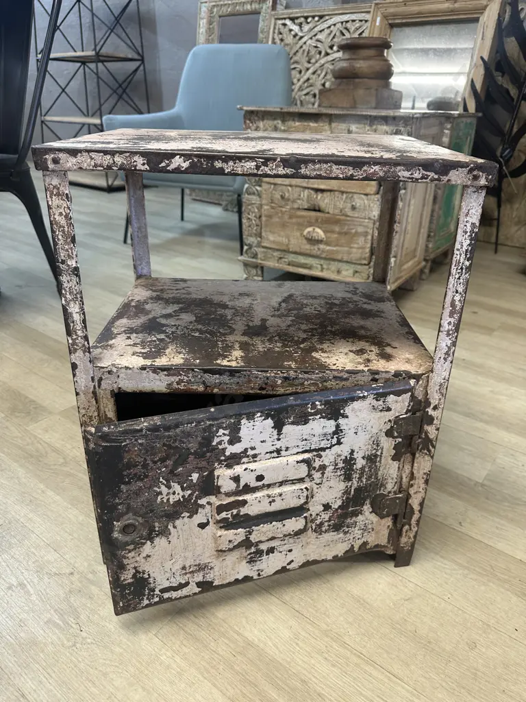 Rustic Steel Industrial Bedside Table / Side Table. H57 W46.5 D41cm Image 1++