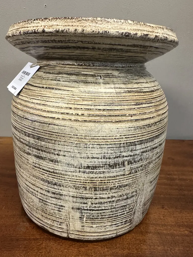 Wooden Pot - Whitewash. 30.5 x 27cm Image 1++