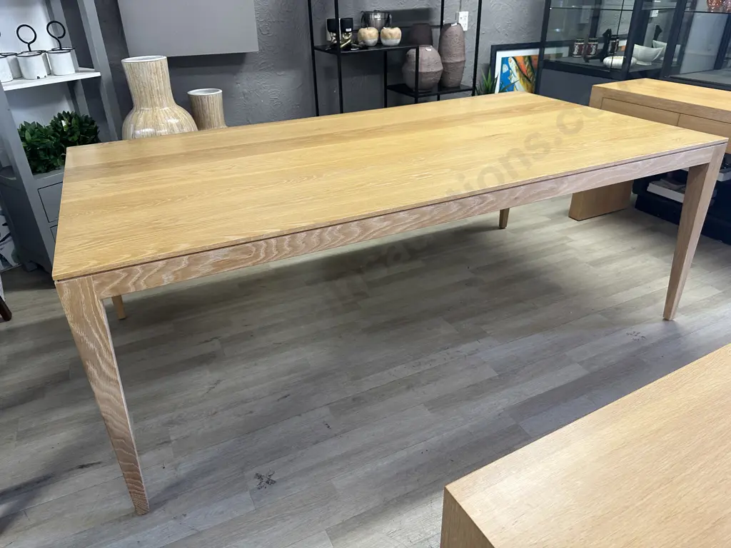 Apartmento Minimalist 'Milo' Dining Table H76,L210,D110cm. Image 1++