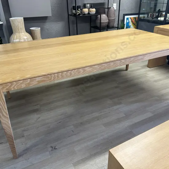 Apartmento Minimalist 'Milo' Dining Table H76,L210,D110cm.