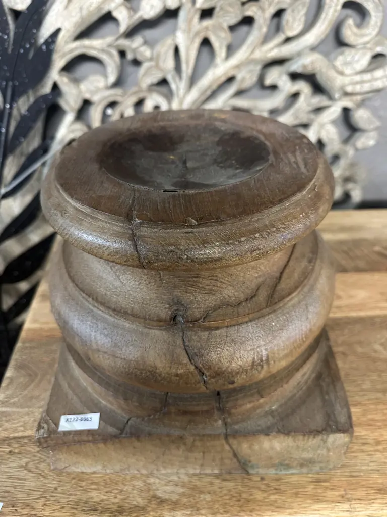 Large Wooden Candle Holder. 24.5 x 25.5cm Image 1++