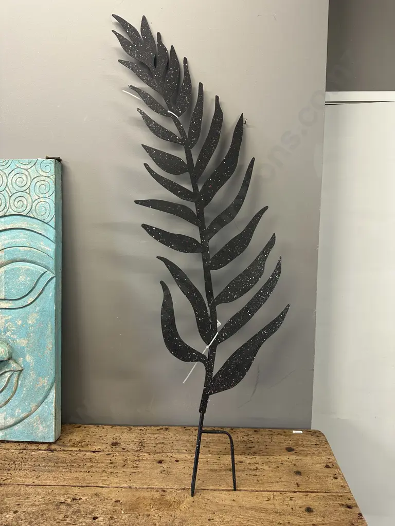 Black Steel Garden Fern Trellis. 144 x 45cm Image 1++